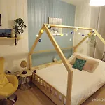 Quarto em Acomodações Particulares Au Coeur De La Vieille Ville, Privee Independante Sommières
