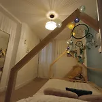 Homestay szállás Au Coeur De La Vieille Ville, Privee Independante