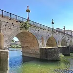 Quarto em Acomodações Particulares Au Coeur De La Vieille Ville, Privee Independante Sommières