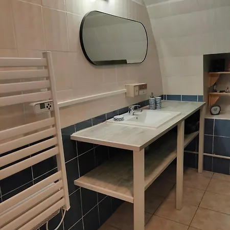 Au Coeur De La Vieille Ville, Privee Independante Sommières