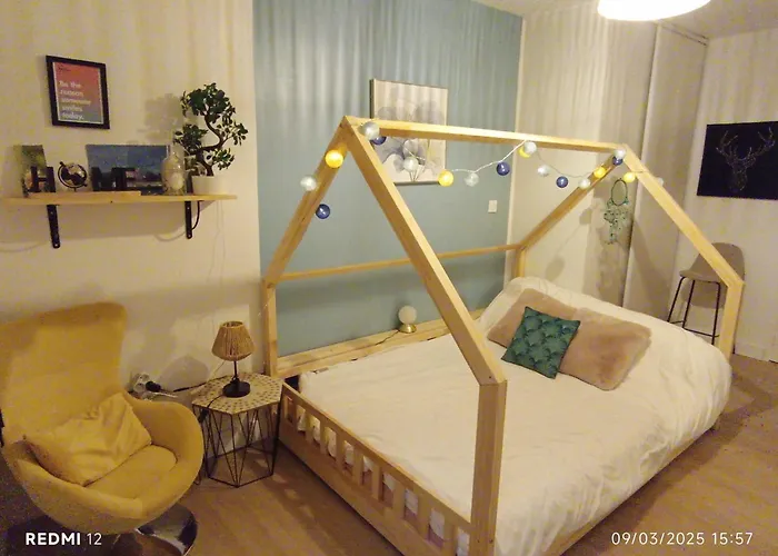 Quarto em Acomodações Particulares Au Coeur De La Vieille Ville, Privee Independante Sommières