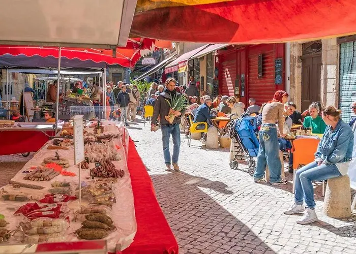Quarto em Acomodações Particulares Au Coeur De La Vieille Ville, Privee Independante Sommières