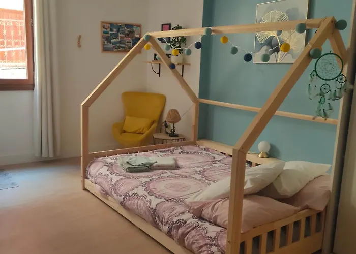 Au Coeur De La Vieille Ville, Privee Independante Quarto em Acomodações Particulares Sommières