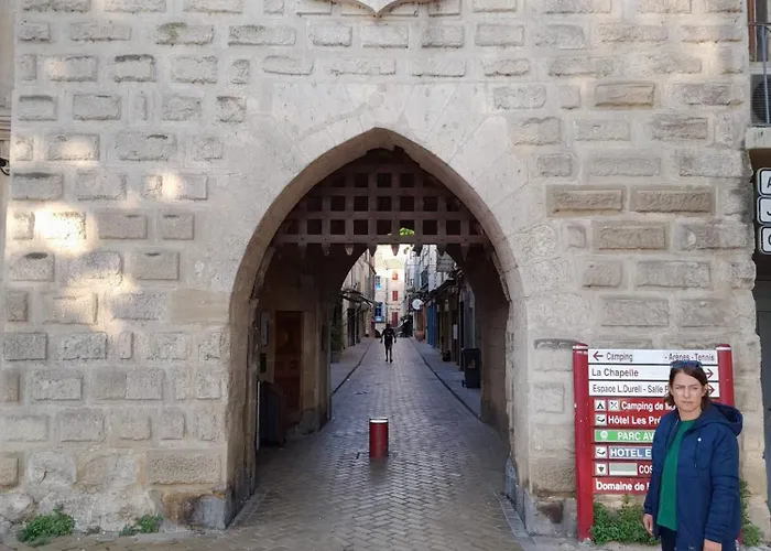 Au Coeur De La Vieille Ville, Privee Independante Sommières